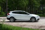 Volvo V40 D4 Cross Country 2016 года (UK)